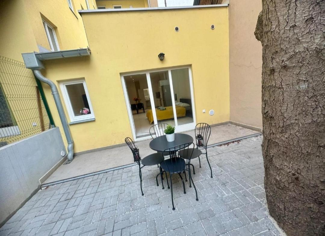 Apartment Urban Loft & Courtyard