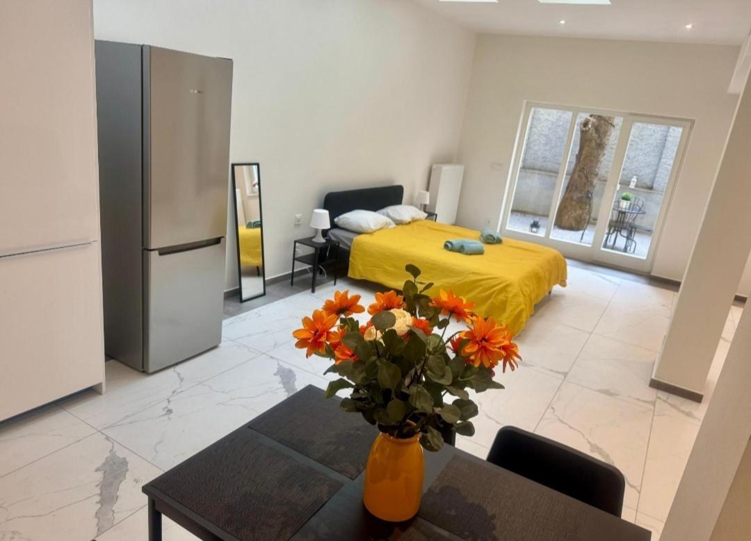 Apartment Urban Loft & Courtyard